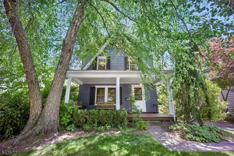 76 Meadowbrook Rd, Millburn, NJ 07078 - #1