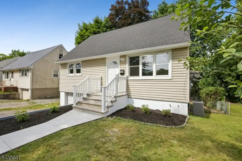 127 Glenwild Ave, Bloomingdale, NJ 07403 - #2