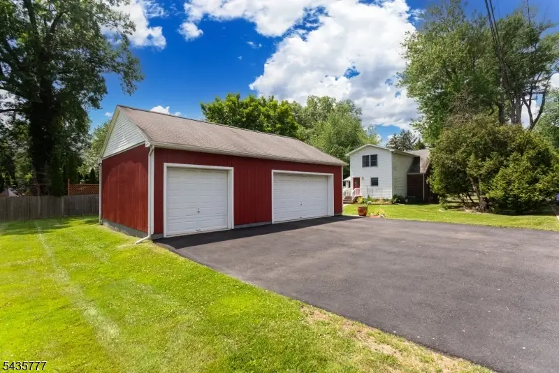 142 Mountain Pkwy, Dunellen, NJ 08812 - #2
