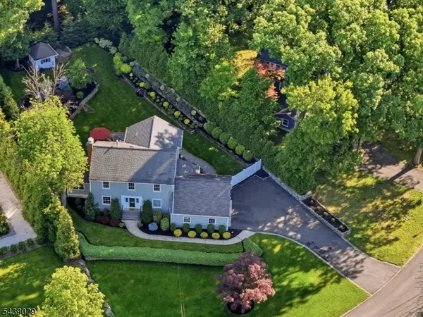 62 Fells Rd, Verona Twp., NJ 07044