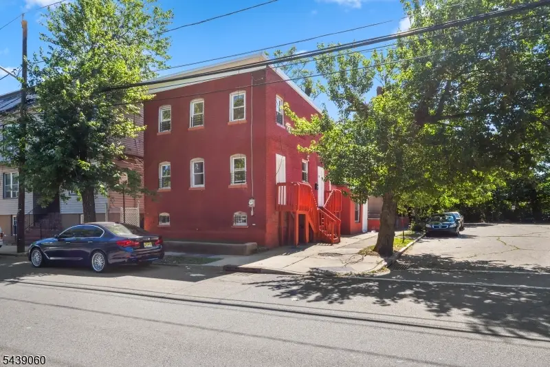 98 S Devine St, Newark, NJ 07106 - #1