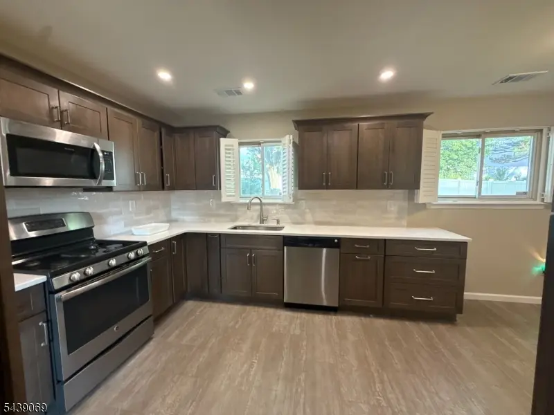13 Patton Dr, Franklin, NJ 08873 - #2