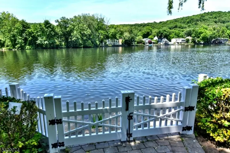 45 Lakeshore Dr, Oakland, NJ 07436 - #1