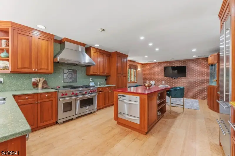 486 Summit Rd, Mountainside, NJ 07092 - #3