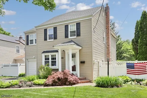 396 Burlington Rd, Paramus Boro, NJ 07652