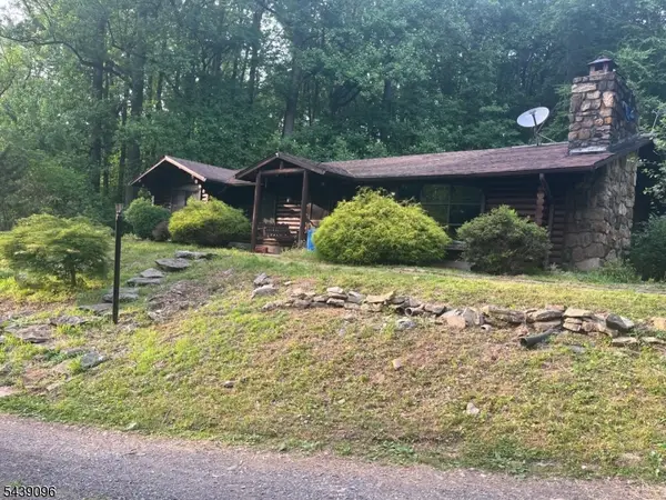 7 Derry Run Ln, Lebanon Twp., NJ 08826