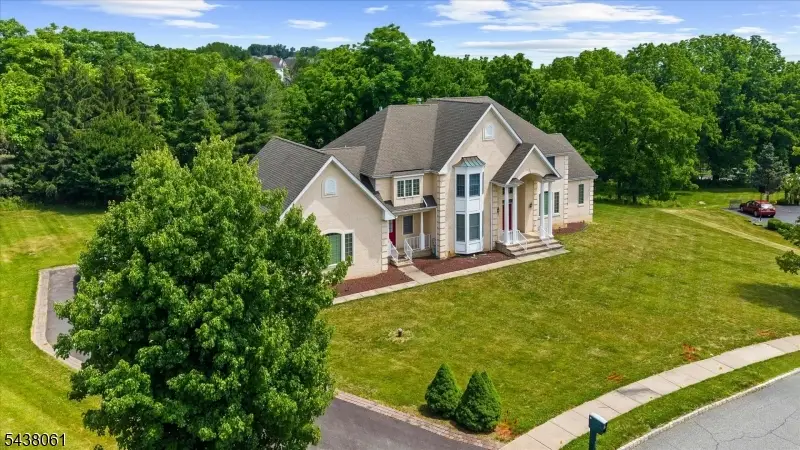 12 Manchur Ct, Raritan, NJ 08822 - #1
