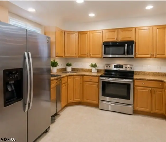 5 Edith Pl, Franklin, NJ 08873 - #2