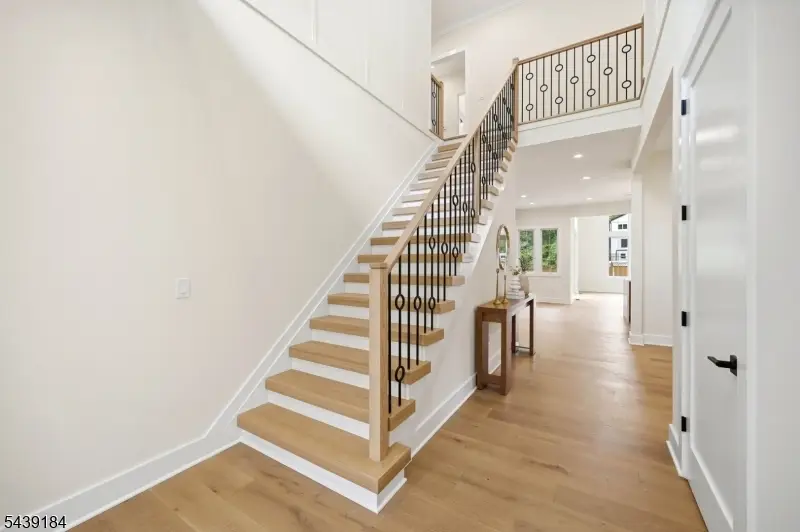 20 Hampton Ter, Livingston, NJ 07039 - #2