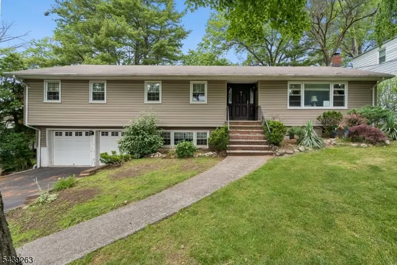 44 Korwel Cir, West Orange, NJ 07052 - #1