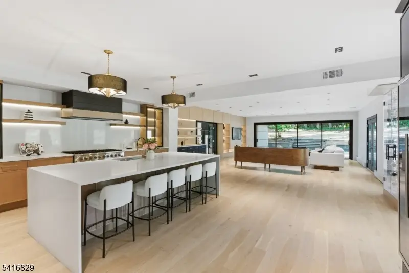 60 Brookside Dr, Upper Saddle River, NJ 07458 - #2