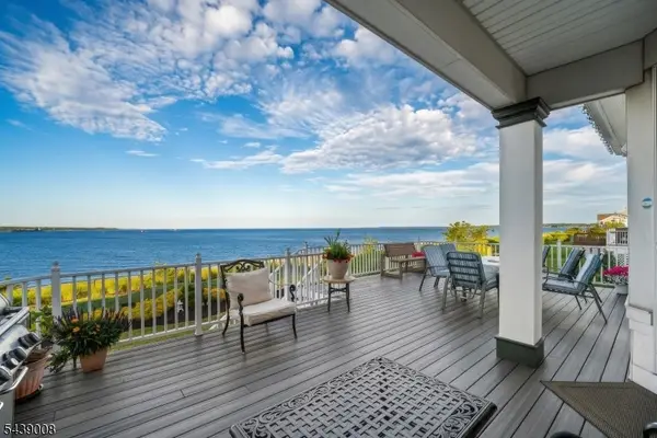 23 Lighthouse Dr, South Amboy City, NJ 08879