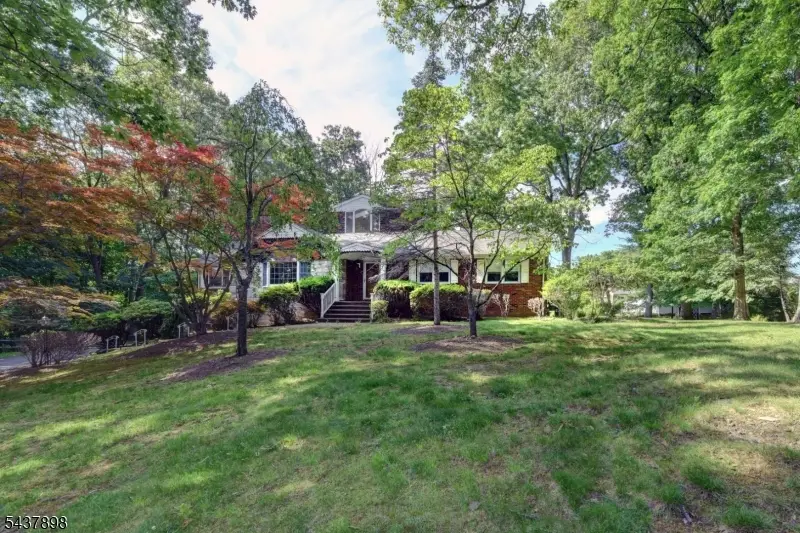 34 Knoll Rd, Pines Lake, NJ 07470 - #1