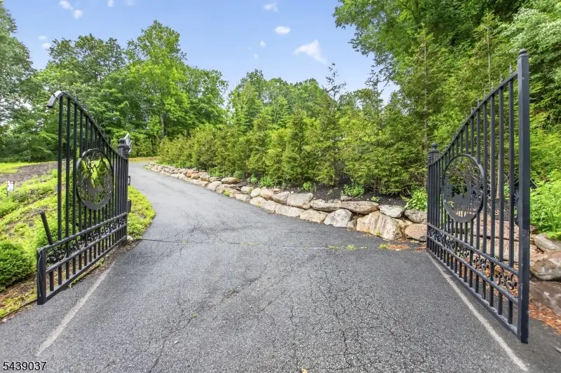 1 Wood Hollow Trl, Oak Ridge, NJ 07438 - #1