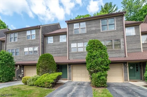 23 E Foxboro Ln #E, West Milford Twp., NJ 07480