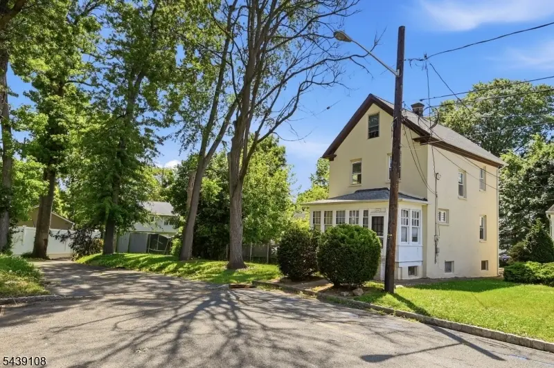114 Franklin Pl, Roselle Park, NJ 07204 - #3