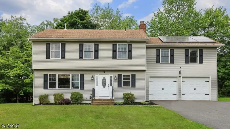 5 Maple Dr, Warren, NJ 07059 - #1