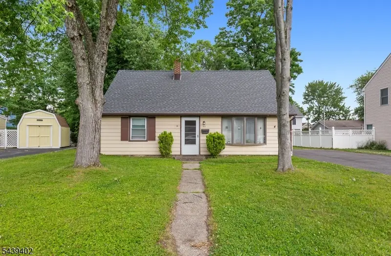 44 Bergen Dr, Singac, NJ 07424 - #1