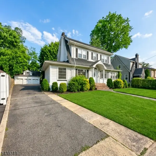 925 Bryant St, Rahway, NJ 07065 - #3