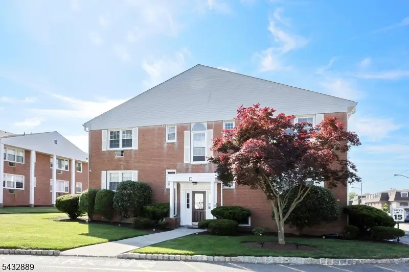 565 Grove St #D-16, Clifton, NJ 07013 - #2