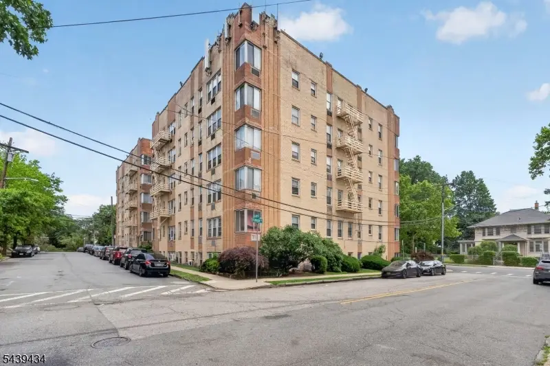 19 Lyons Ave #204, Newark, NJ 07112 - #1