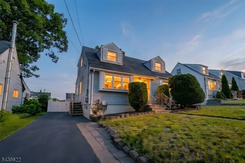 68 16th Ave, Elmwood Park, NJ 07407 - #1