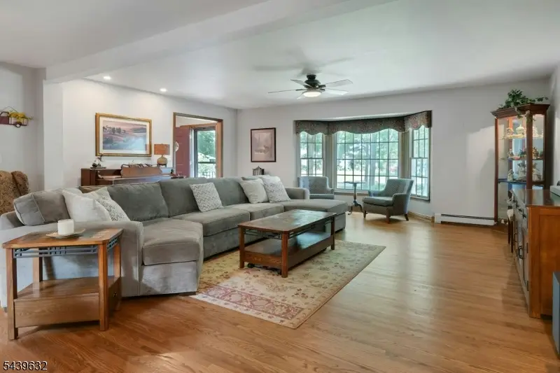 20 Lark Ln, Oak Ridge, NJ 07438 - #1