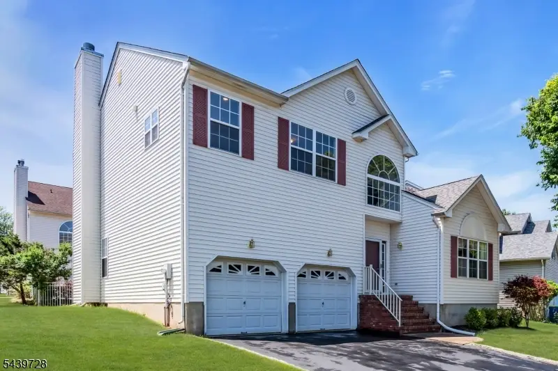 17 Okeefe Rd, Bradley Gardens, NJ 08807 - #2