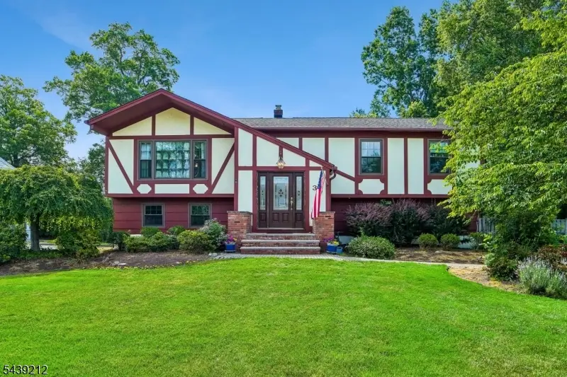 30 Tanglewood Dr, East Hanover, NJ 07936 - #1