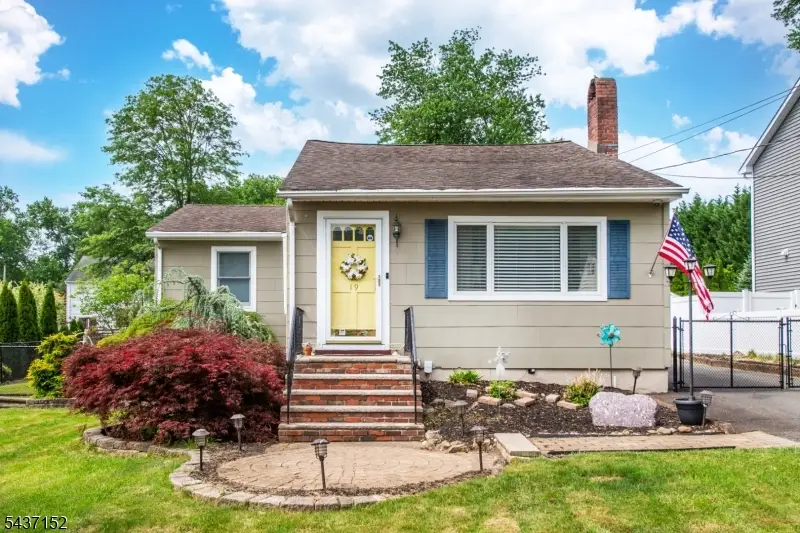 19 Grand Ave, Cedar Knolls, NJ 07927 - #1