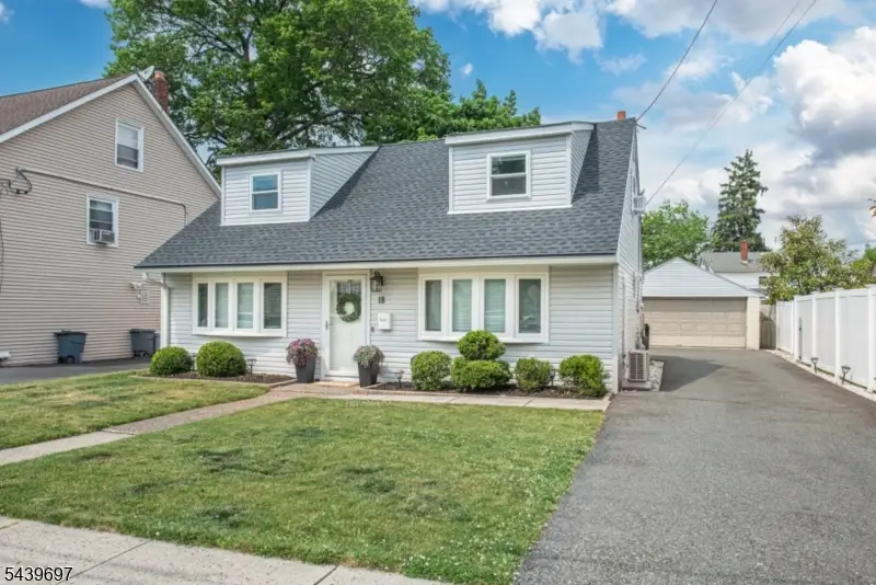 18 Sweetwood Dr, Cedar Grove, NJ 07009 - #2