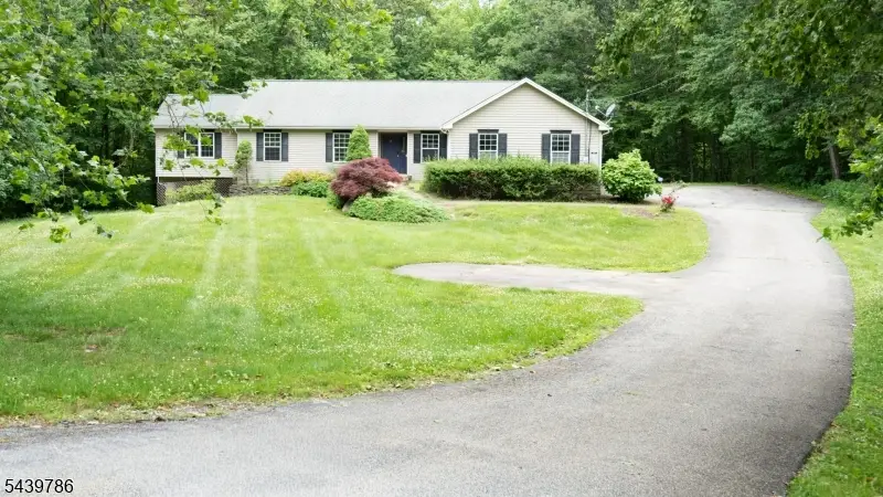 7 Woodland Hills Dr, Vernon, NJ 07461 - #1