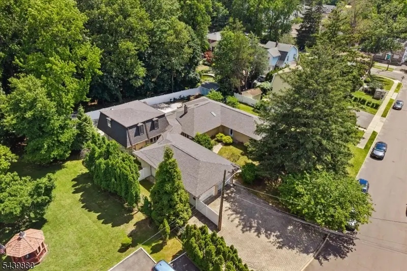 1 Ranch Ct, Saddle Brook, NJ 07663 - #1