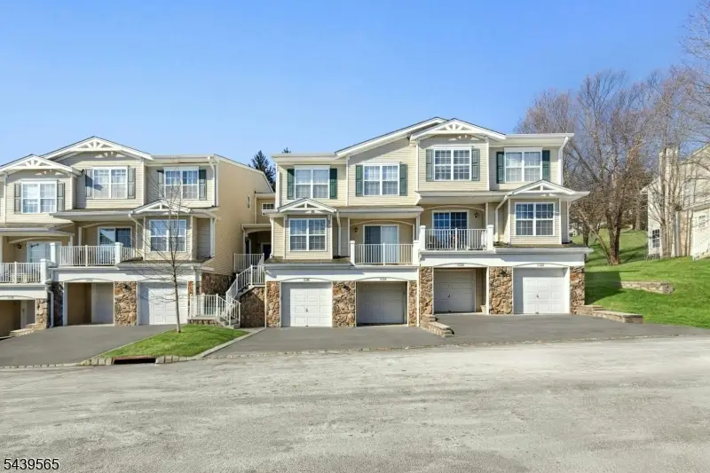 1028 Robin Ct, Dunellen, NJ 08812 - #1