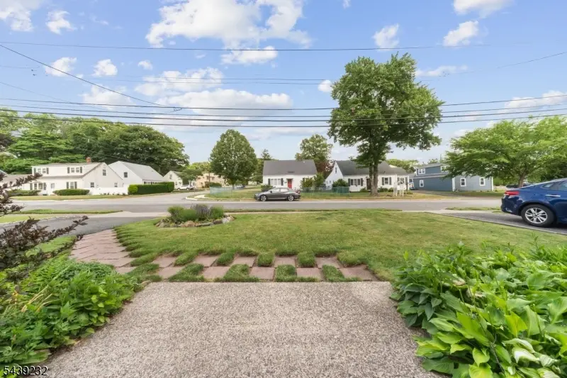 72 Robertson Ave, Hawthorne, NJ 07506 - #2