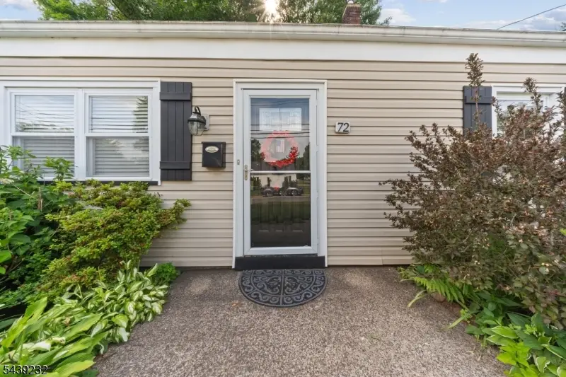 72 Robertson Ave, Hawthorne, NJ 07506 - #3
