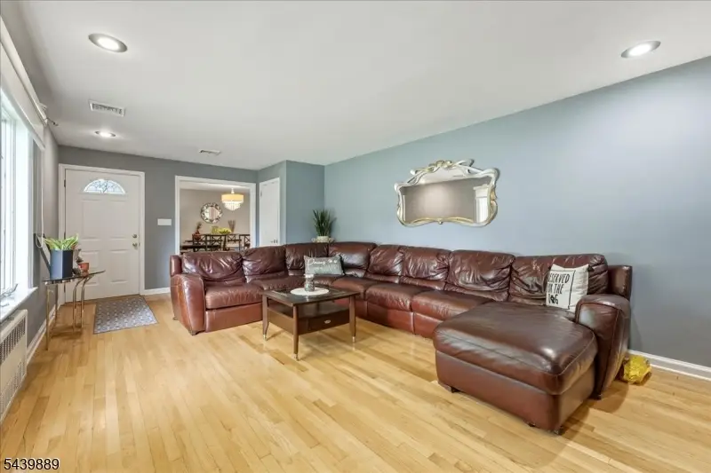 41 Sycamore Ave, Berkeley Heights, NJ 07922 - #2