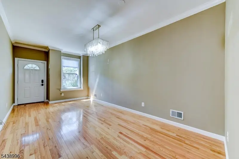 118 Barclay Dr, Nutley, NJ 07110 - #2