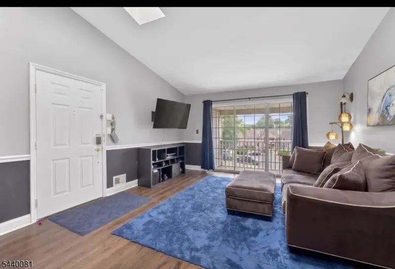 3910 Graham Ct, Bradley Gardens, NJ 08807 - #2