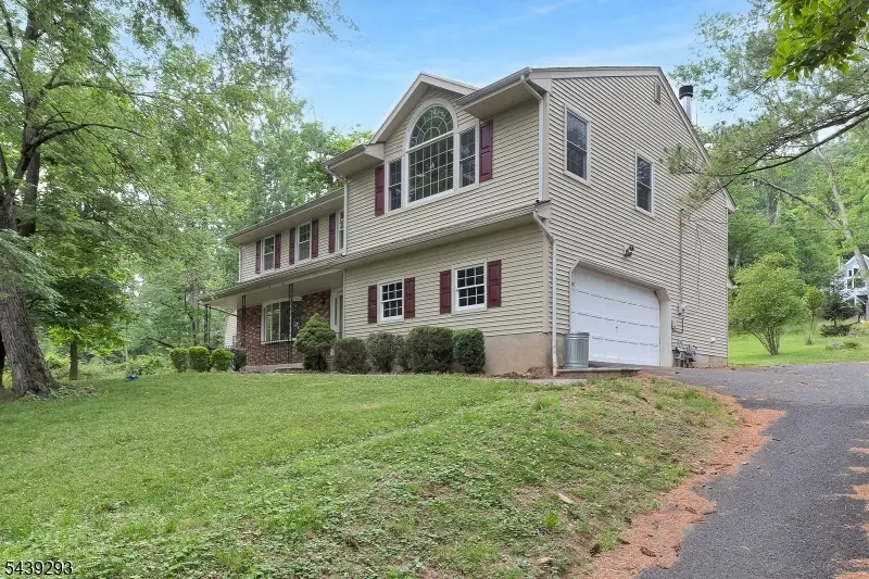 15 Linda Ln, Green Brook, NJ 08812 - #3