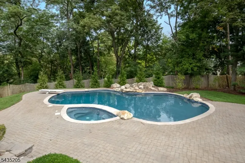 12 Oak Hill Dr, Bernards, NJ 07920 - #3