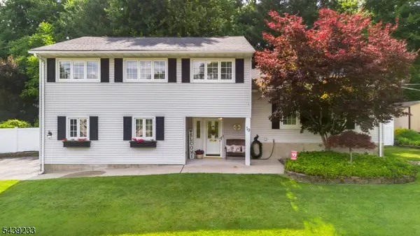 19 Falcon Pl, Wayne Twp., NJ 07470
