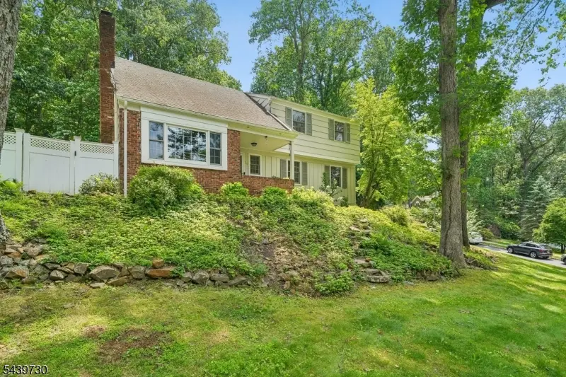 36 Wentworth Dr, Berkeley Heights, NJ 07922 - #2