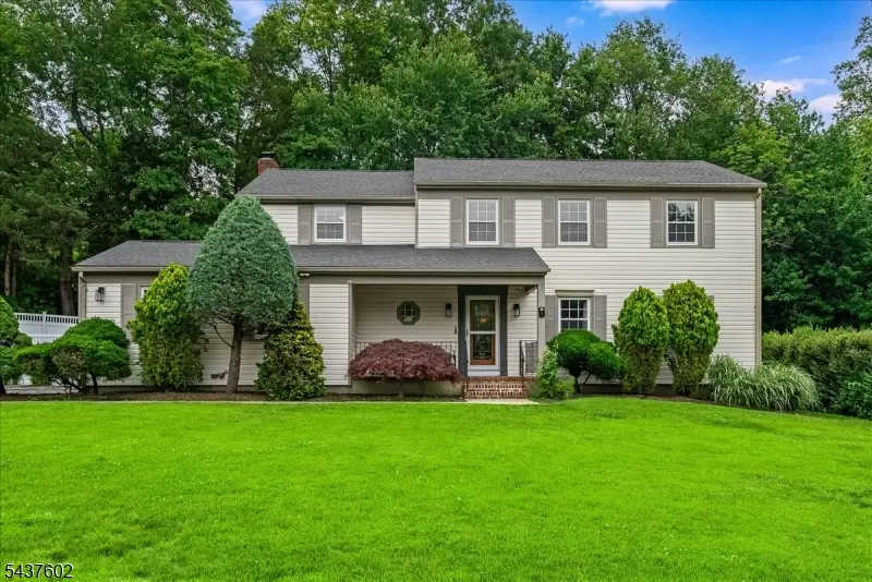 2 Schoolview Dr, Morris Plains, NJ 07950 - #1