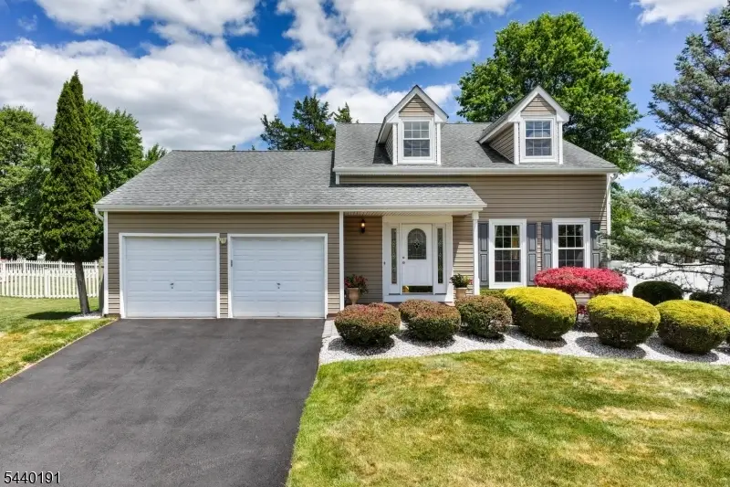 4 Dakota Trl, Branchburg, NJ 08876 - #1