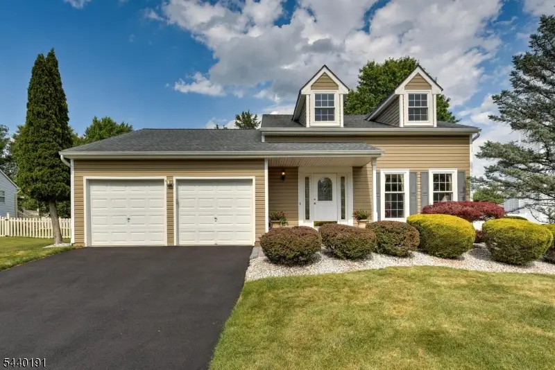 4 Dakota Trl, Branchburg, NJ 08876 - #2