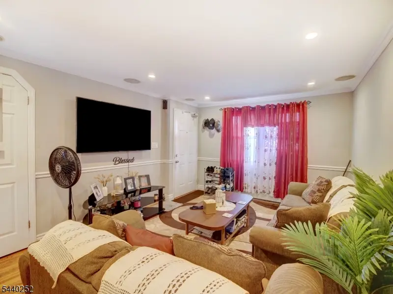 20 A Carolyn Terrace #20A, Roselle, NJ 07203 - #2