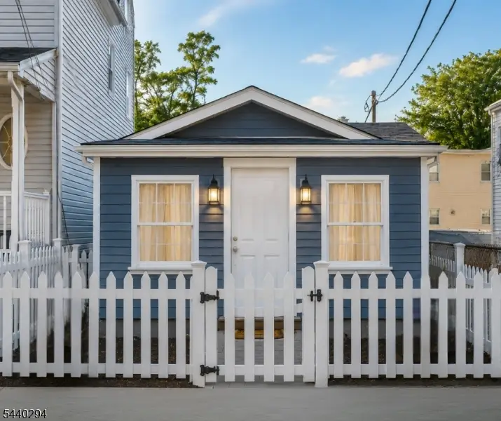 197 Edmund Ave, Paterson, NJ 07502 - #1