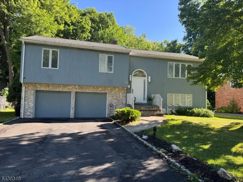 23 Ashwood Dr, Livingston, NJ 07039 - #1