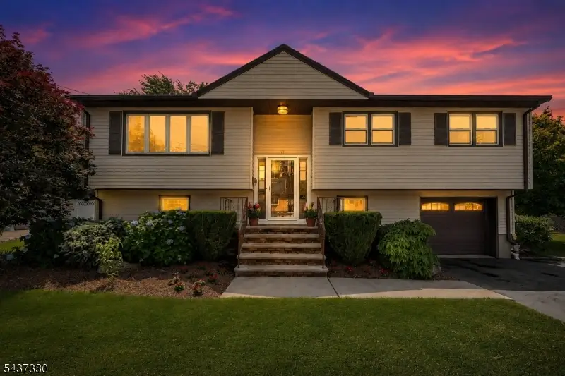 11 Monnett St, Little Ferry, NJ 07643 - #1